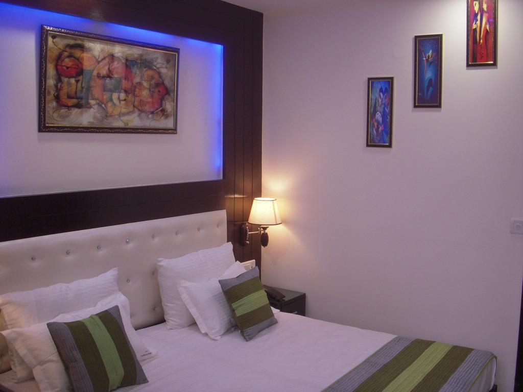 Hotel Tashkent Palace - Near New Delhi Railway Station Exterior foto