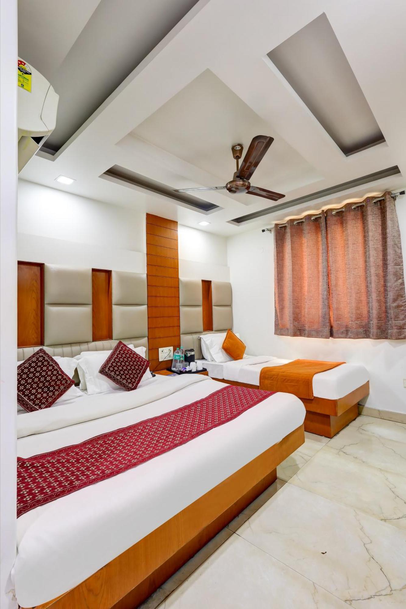 Hotel Tashkent Palace - Near New Delhi Railway Station Exterior foto